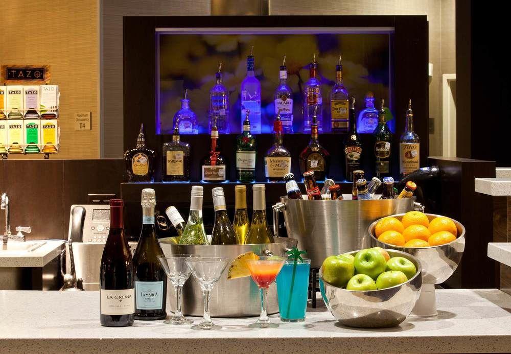 Отель Courtyard By Marriott Galveston Island Экстерьер фото