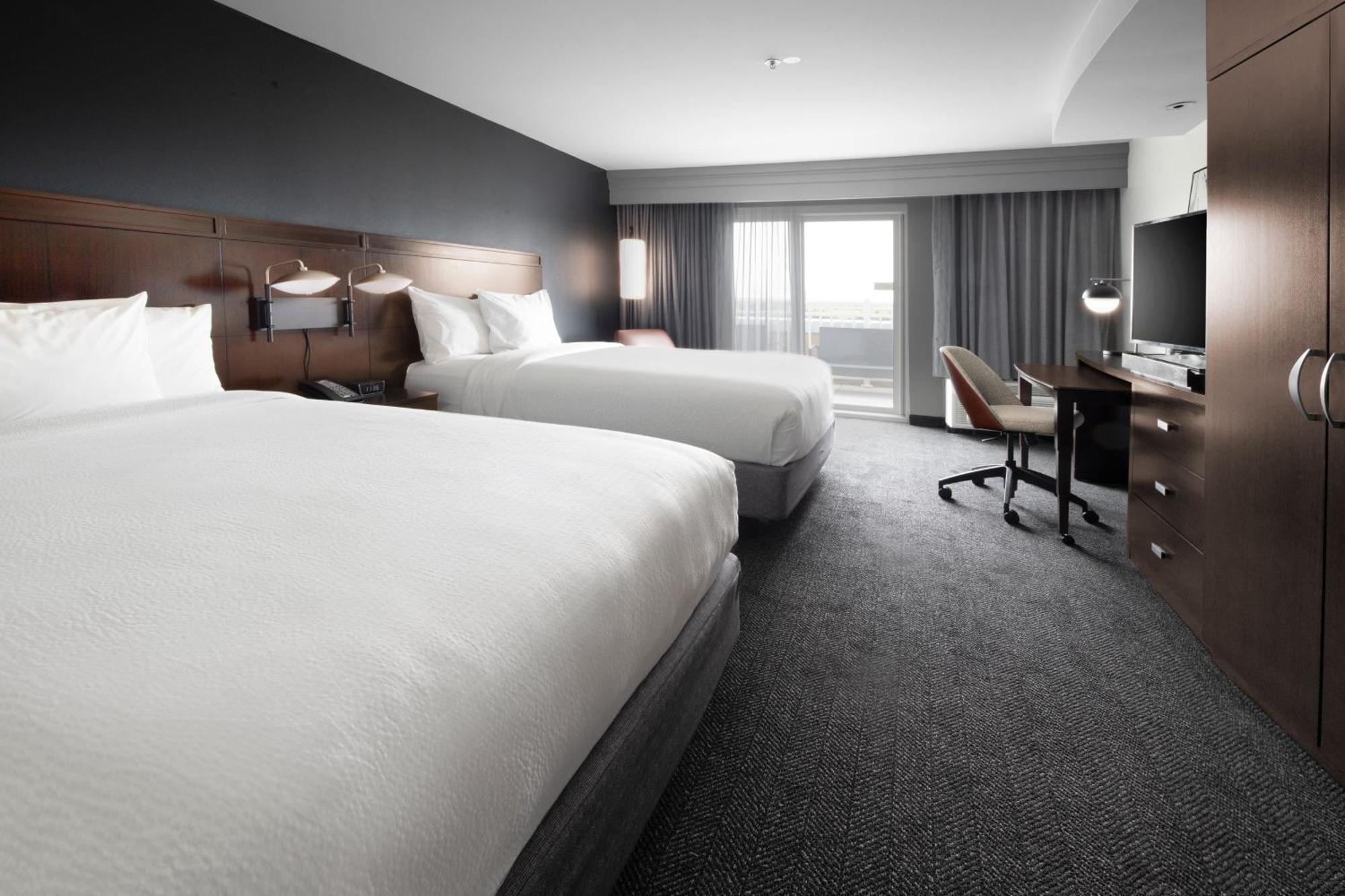 Отель Courtyard By Marriott Galveston Island Экстерьер фото