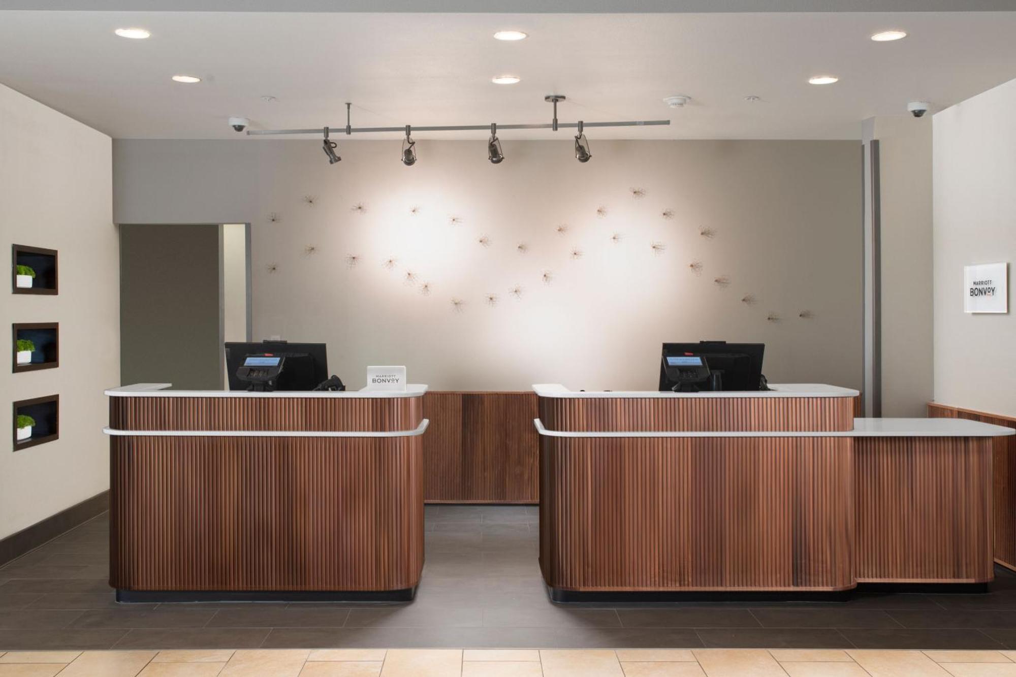 Отель Courtyard By Marriott Galveston Island Экстерьер фото