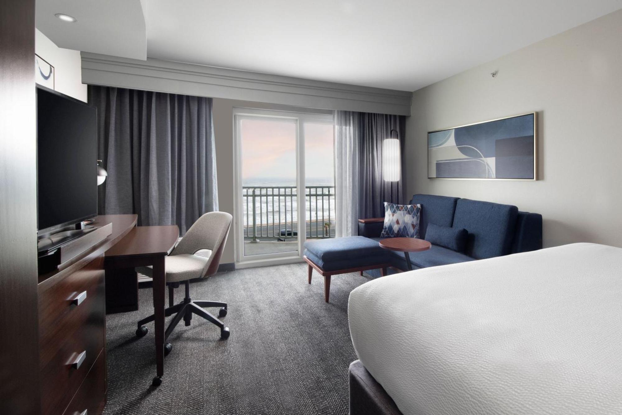 Отель Courtyard By Marriott Galveston Island Экстерьер фото