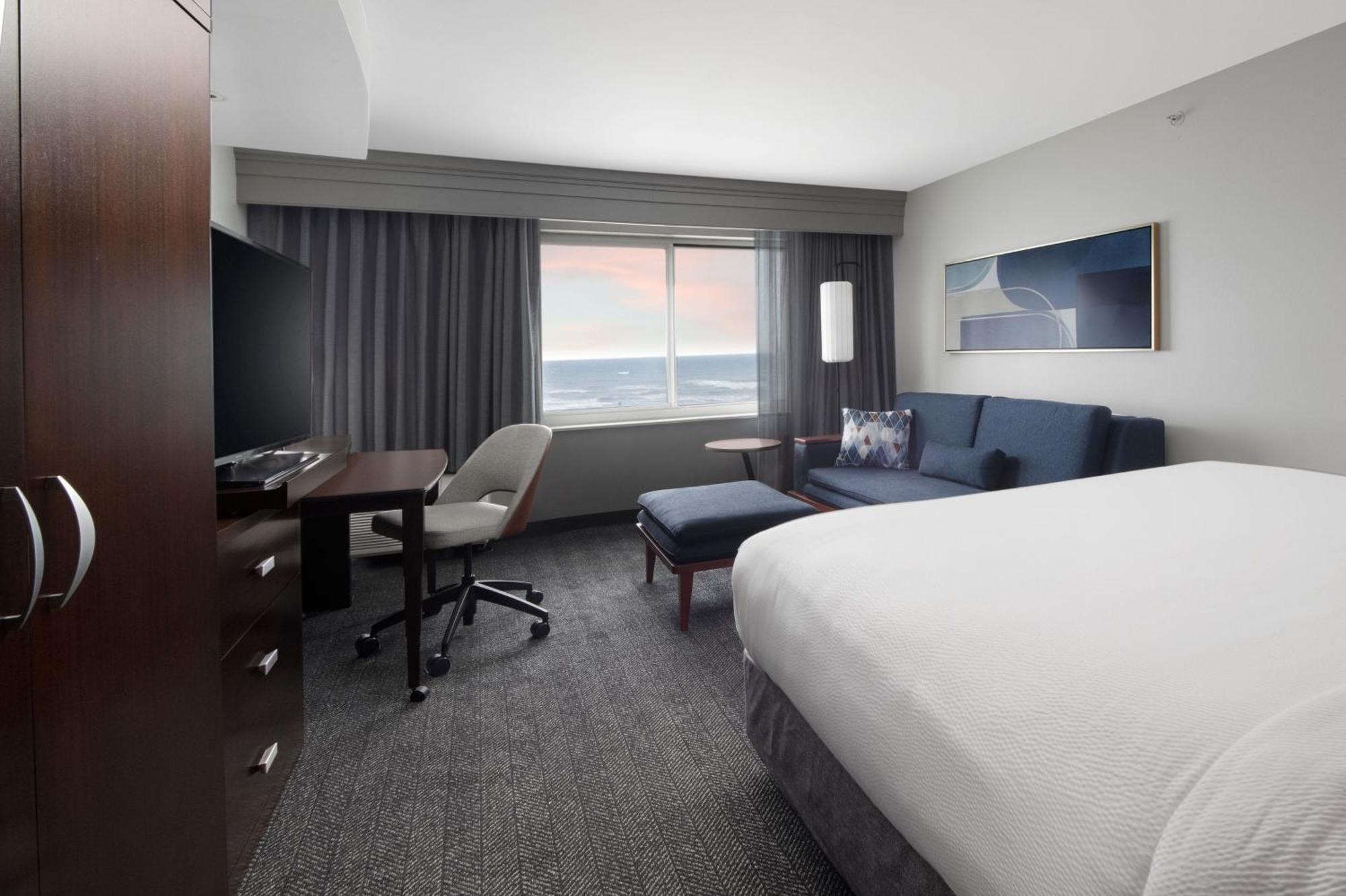 Отель Courtyard By Marriott Galveston Island Экстерьер фото